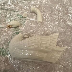 Lenox Swan Figurine Wedding Cake Topper / Place Card Holder (BROKEN)
